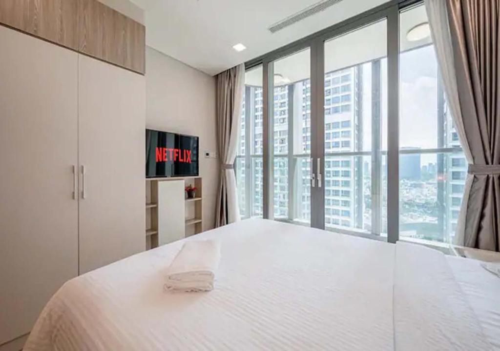 Landmark 81 and Vinhomes Riverside Residence