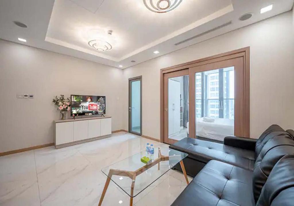 Landmark 81 and Vinhomes Riverside Residence