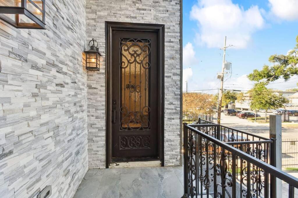 Luxury Villa 5bdrm 5ba Near French Quarter
