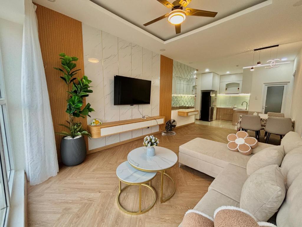 Da Nang Plaza 2 BR Apartment Riverside