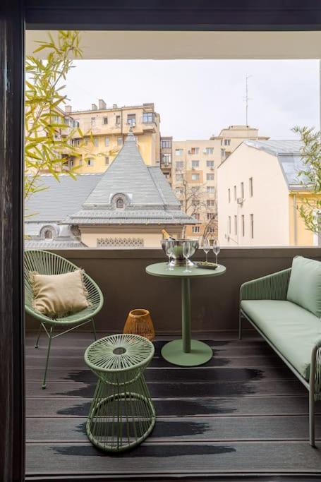 Designer Signature 2 BDR Cismigiu Park 80SQM - Tap to explore photos