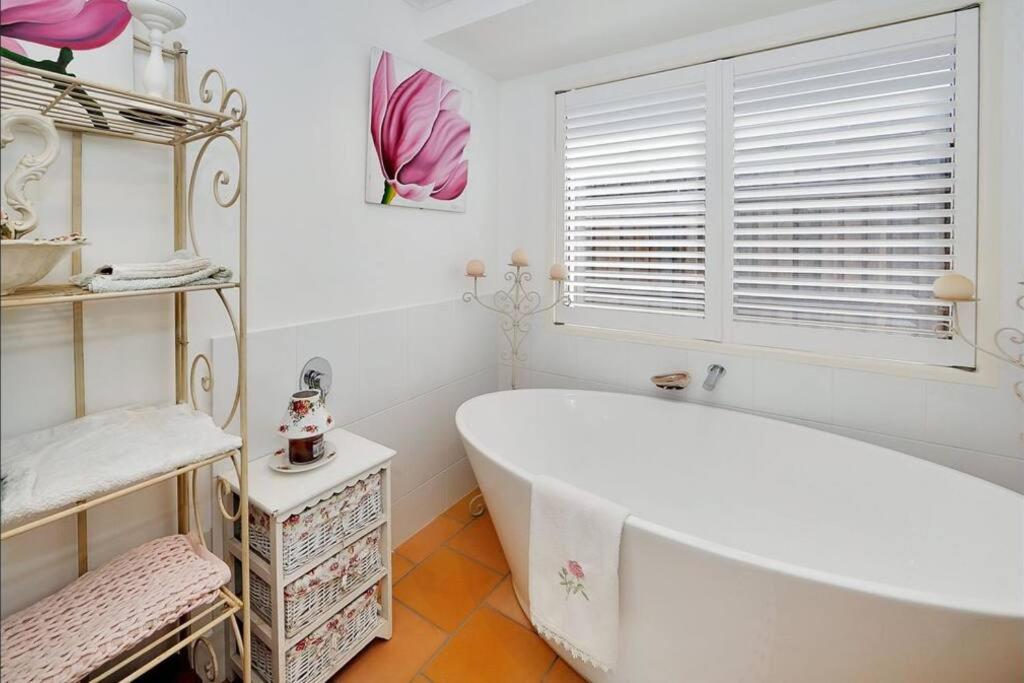 PRIVATE OCEAN FRONT, PET FRIENDLY OASIS! photo 4