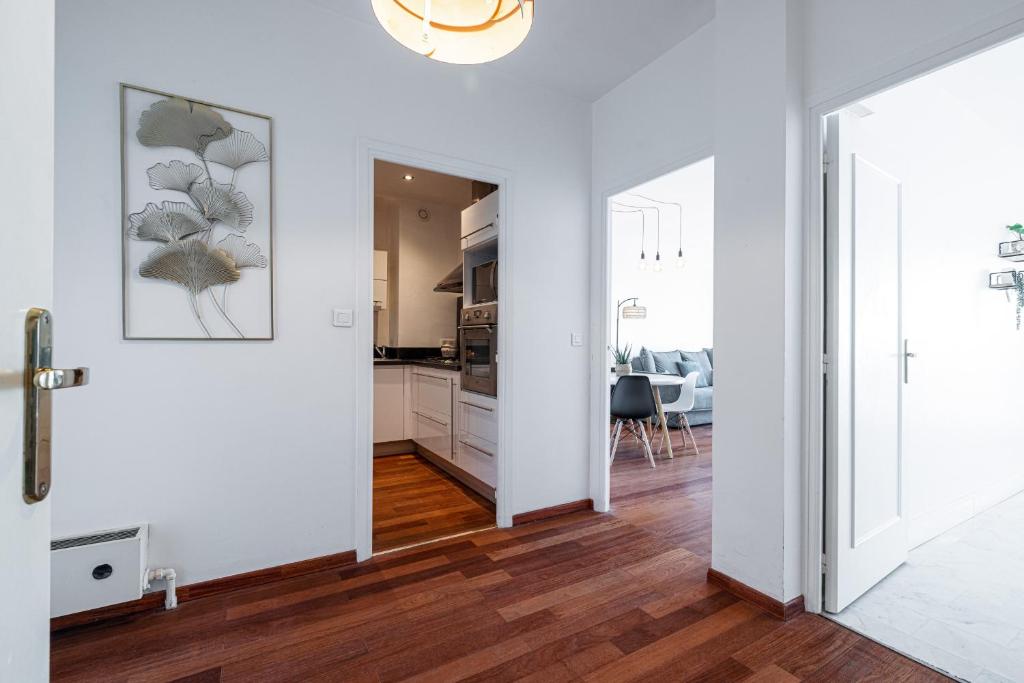 Extraordinary Sea View - 1 Bdr with AC - Tap to explore photos