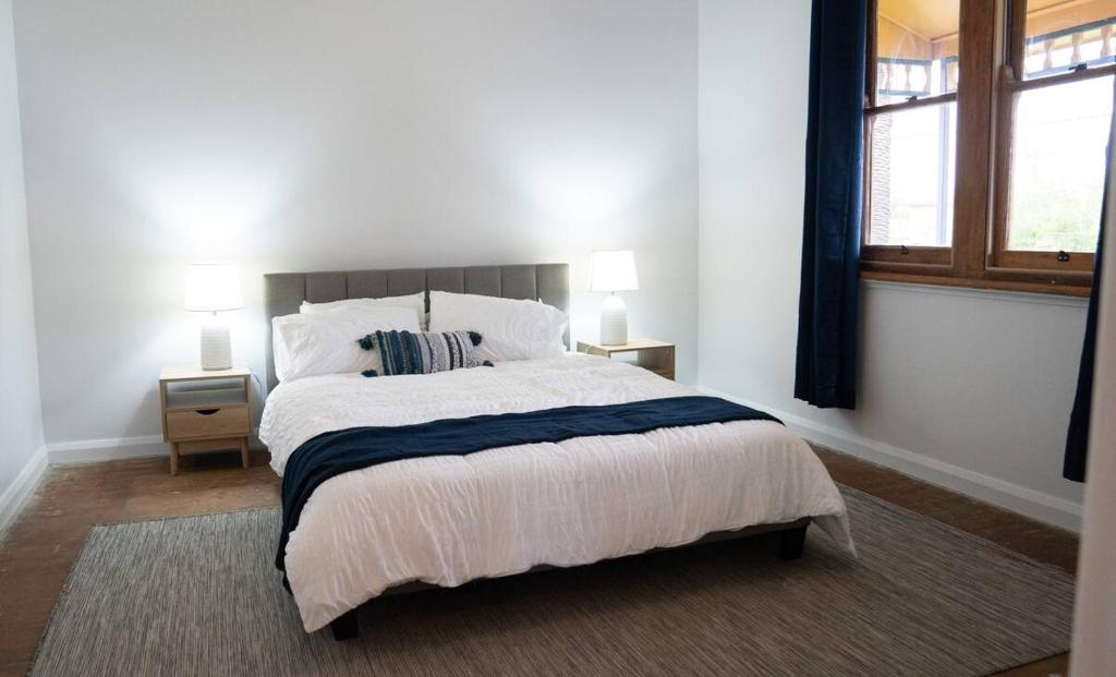 East Albury home near hospital & sports precinct