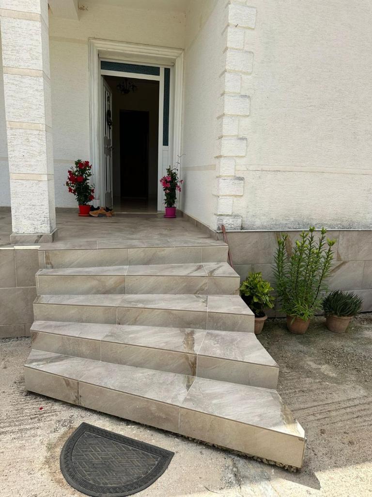 Santi's Villa