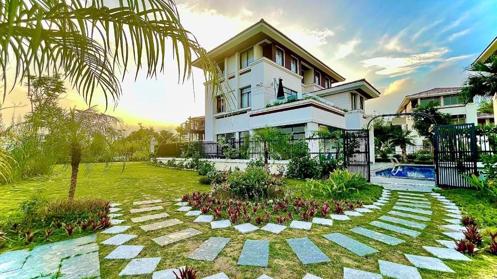 Phoenix Villas