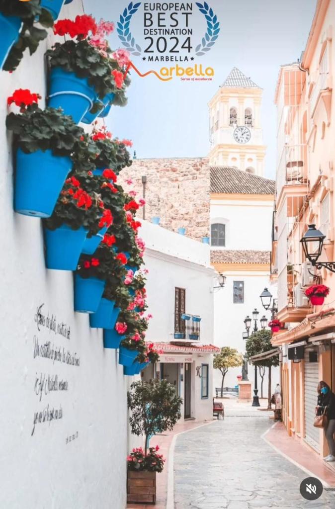 Amazing front sea view studio. Marbella Centre - Tap to explore photos