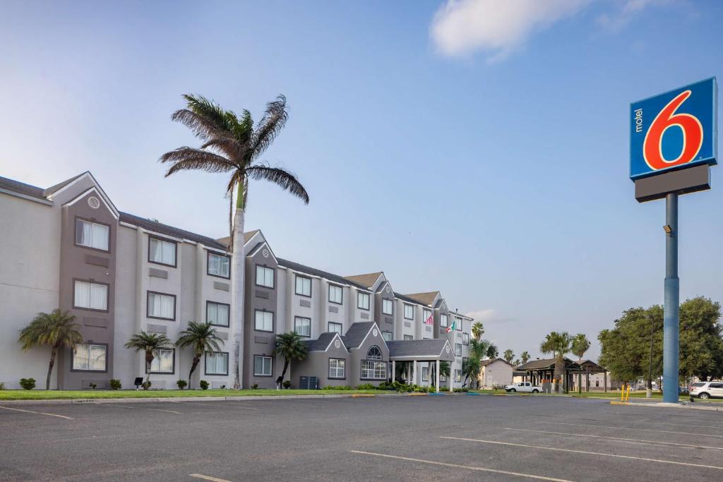 Motel 6 McAllen, TX - East image