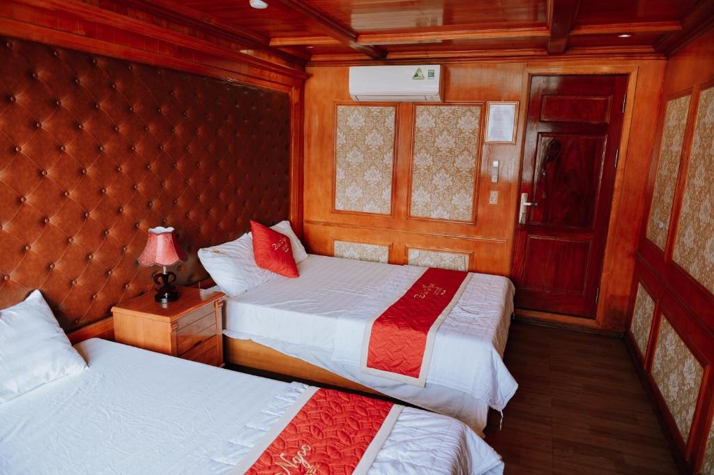 Lan Ha Bay Cruise 2Days 1Night From Cat Ba Island