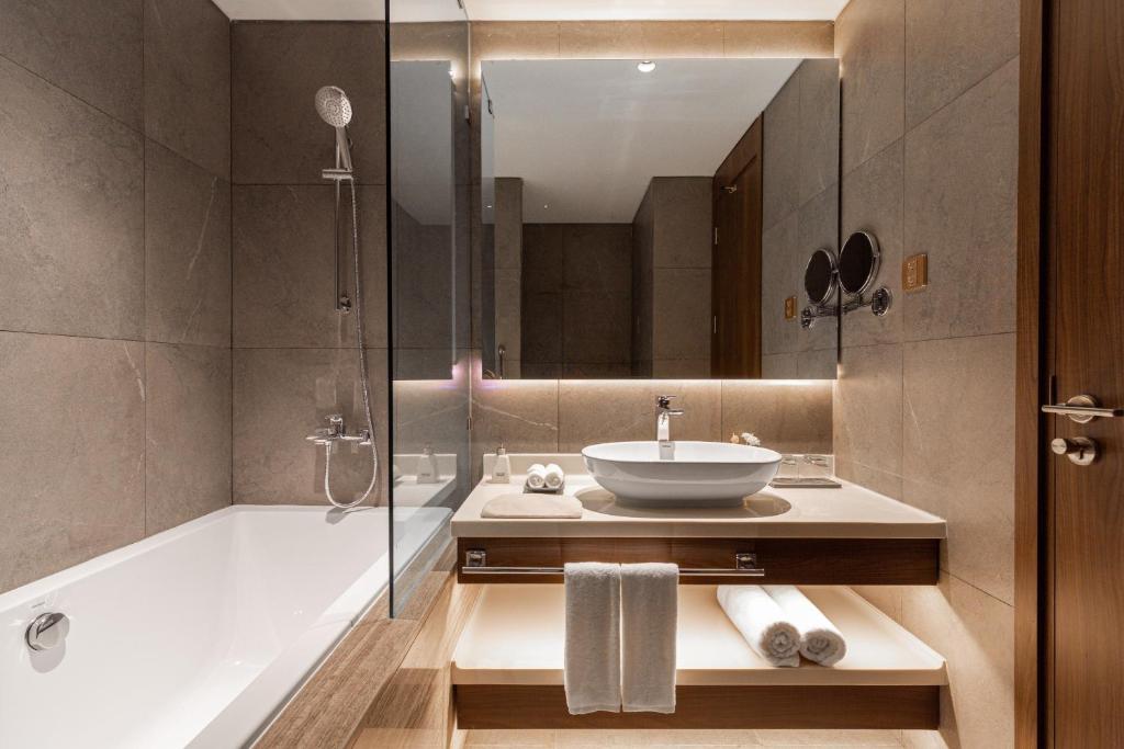 Centre Point Danang Hotel & Residence