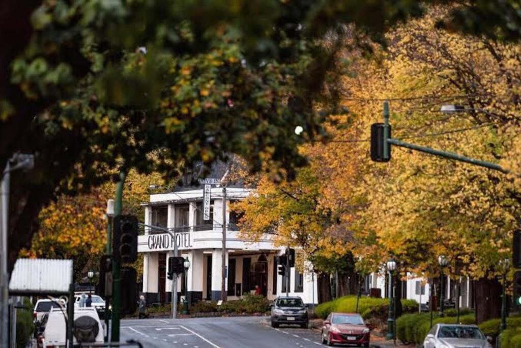 Gloria of Healesville photo 3