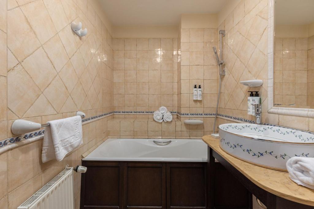 M5 Old Town Boutique Hotel Room Type - Queen Room