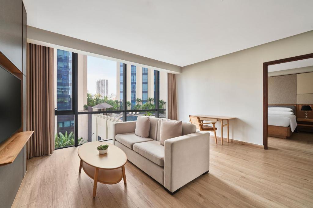 Crowne Plaza West Hà Nội