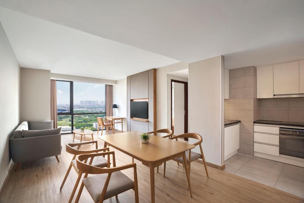 Crowne Plaza West Hà Nội