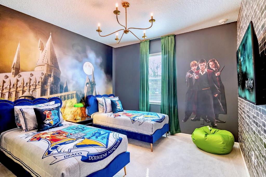 8BR Resort Home with Games Room and BBQ image