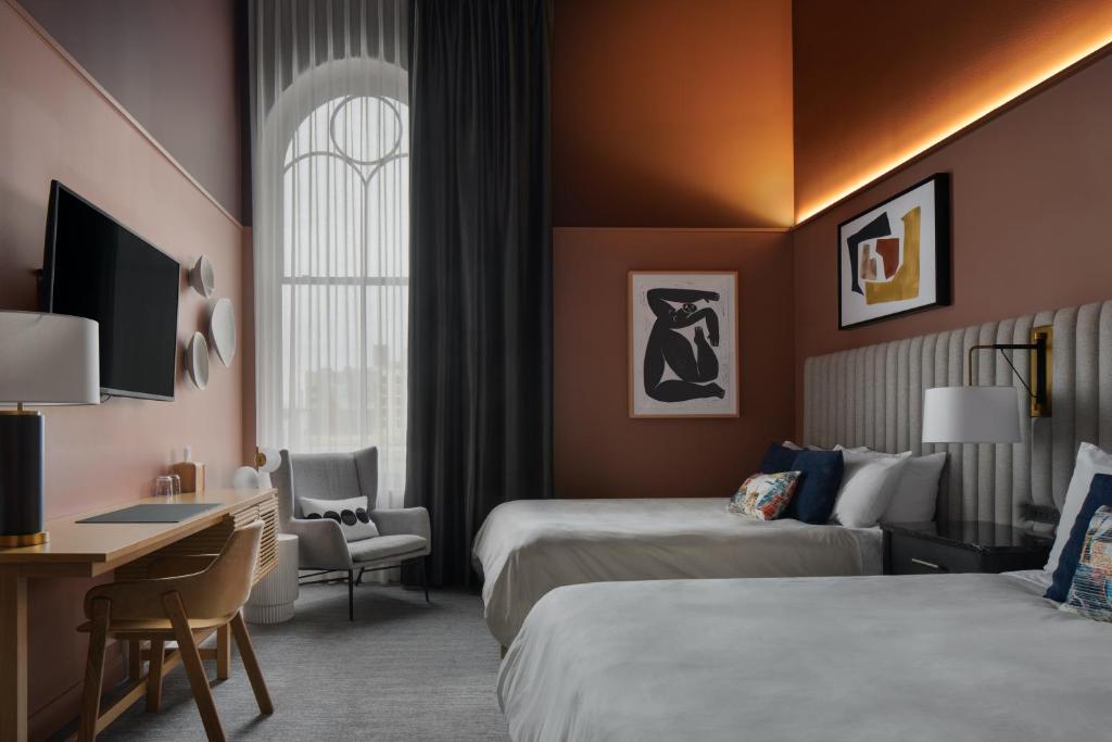 Kinn Guesthouse Downtown - Tap to explore photos