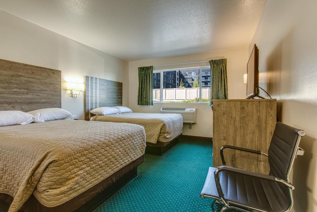 Coachman Inn image