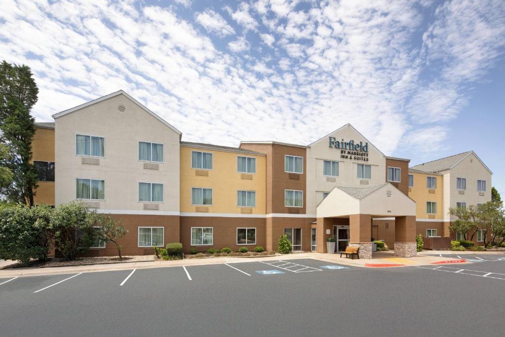 Fairfield Inn & Suites by Marriott Austin-University Area image