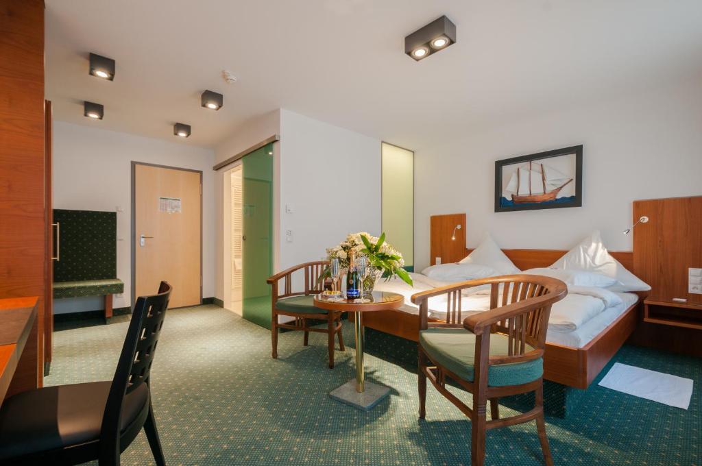 Двухместный (Двухместный номер Делюкс с 1 кроватью и балконом), Hotel Unger