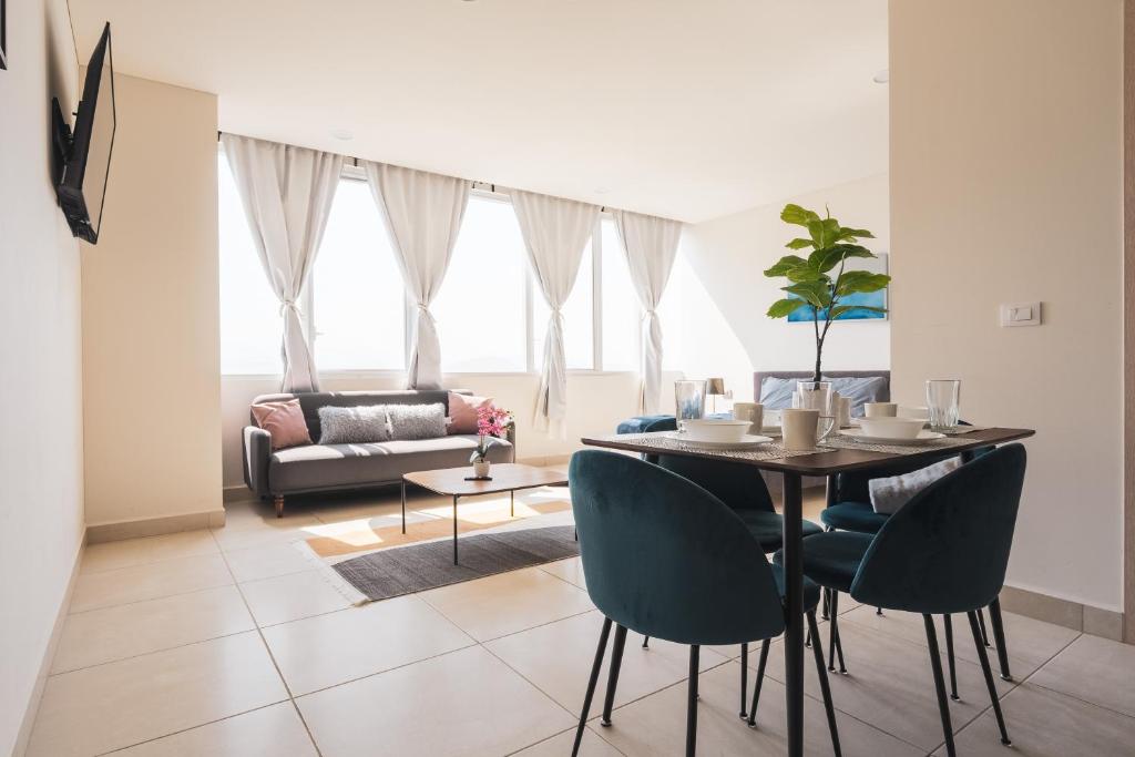 Isolda Suites Vistas del Bosque - Tap to explore photos