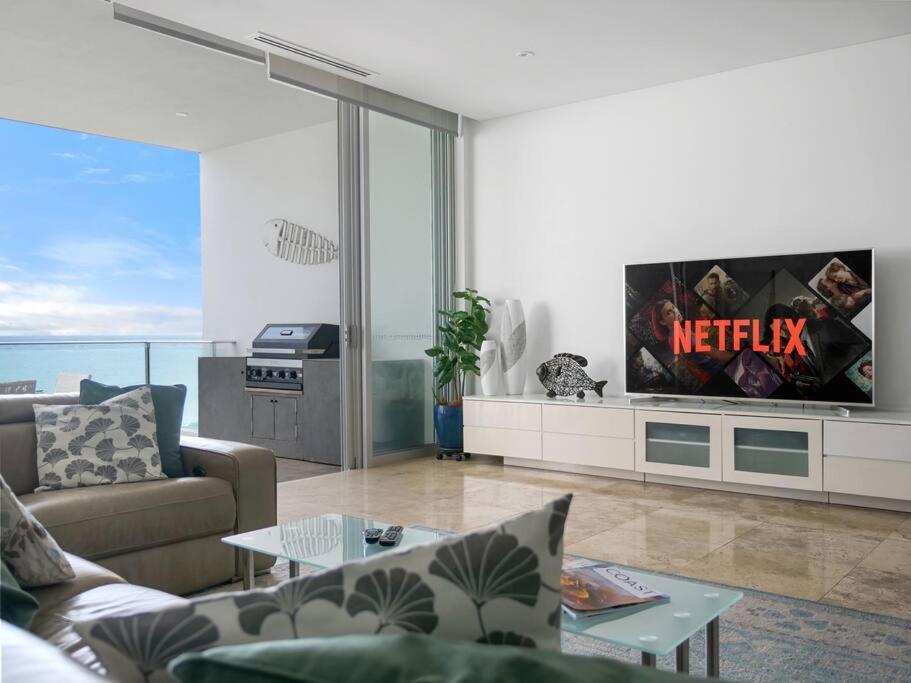 Panoramic Ocean Penthouse - Dolphin View photo 2