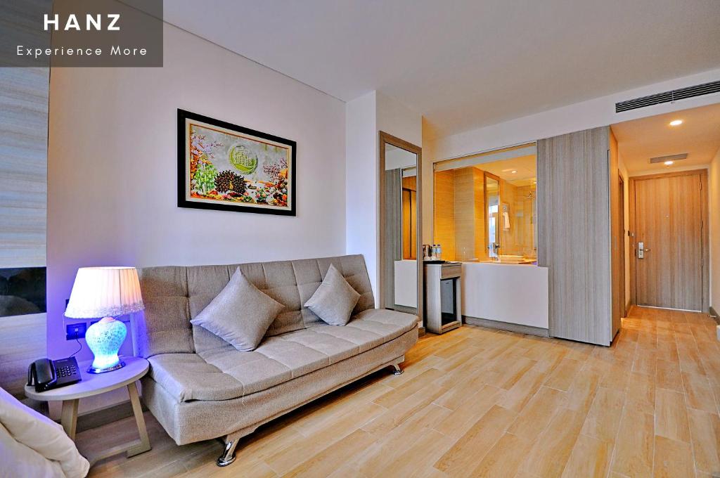 HANZ The World Hotel