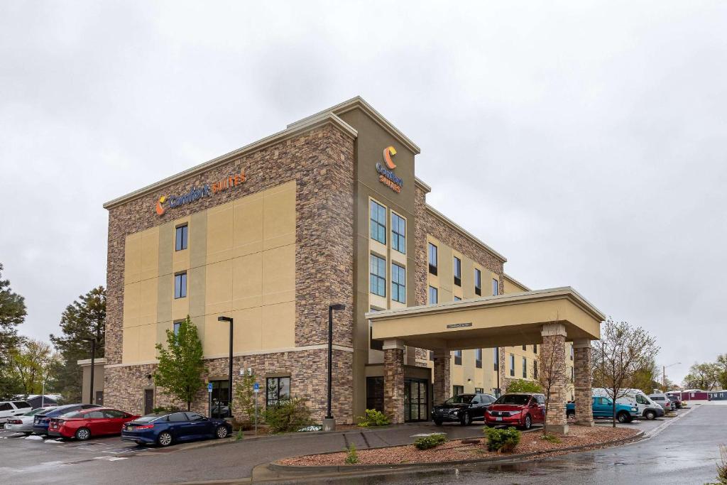 Comfort Suites Denver near Anschutz Medical Campus image