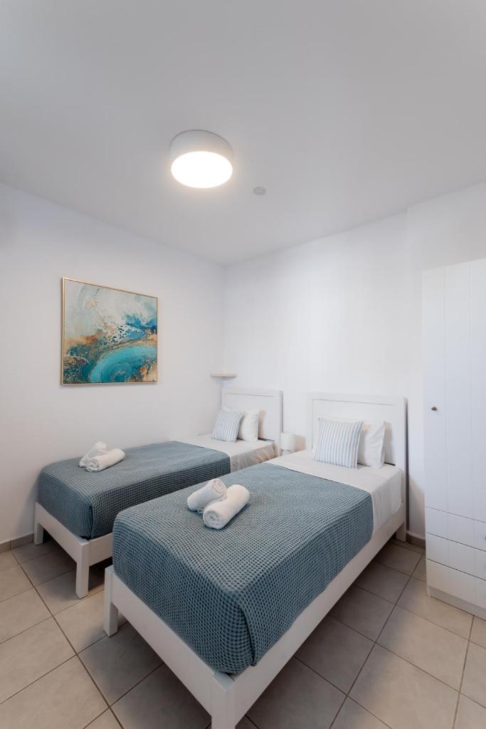 Olive Tree Mykonos Town Semi-Basement Apartment - Tap to explore photos