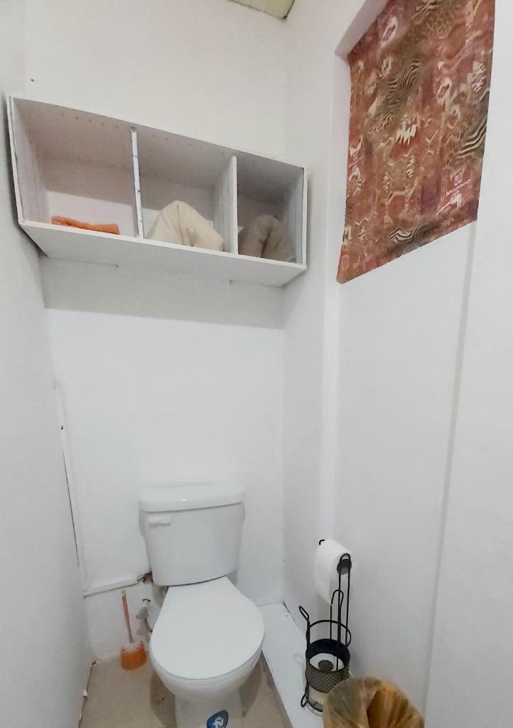 Stay Awhile Studio Apartment - Live Like A Local photo 3