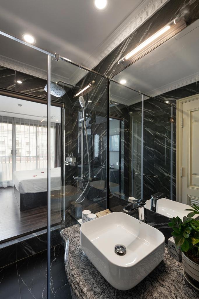 Avani Central Hanoi Hotel