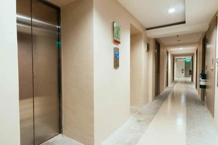 Urban Deca Tower Staycation for Couple at Mandaluyong EDSA Shaw - Tap to explore photos