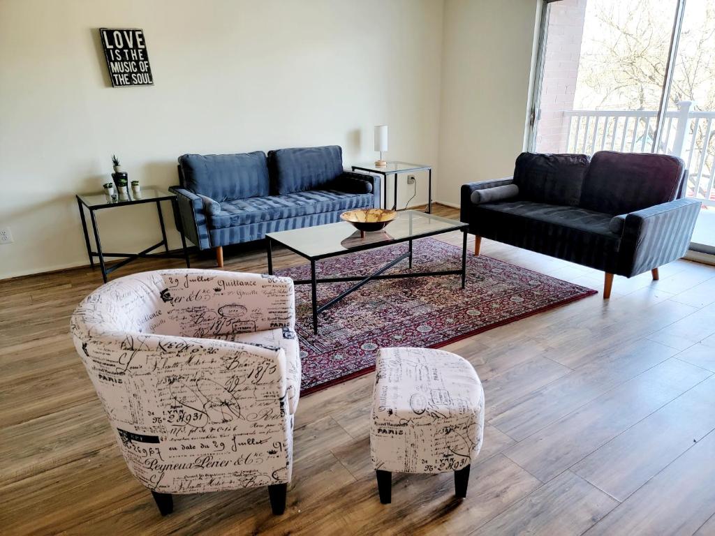 Beautiful, Spacious, 22 In Elkins Park image