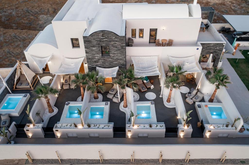 Aja Retreat Luxury Suites - Tap to explore photos