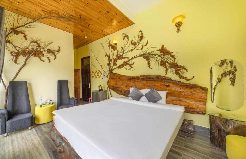 Strawberry Garden Hotel