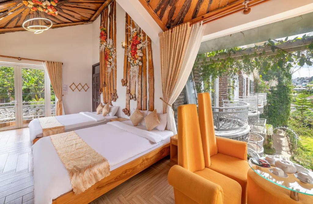 Strawberry Garden Hotel