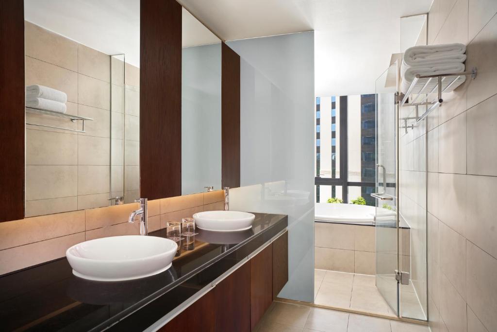 Crowne Plaza West Hà Nội