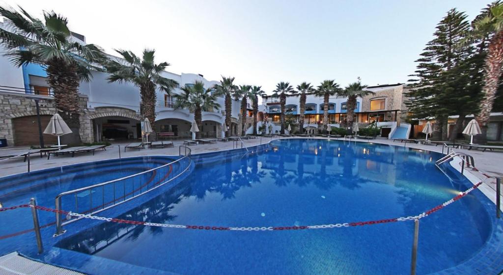 Parkim Ayaz Hotel - Tap to explore photos