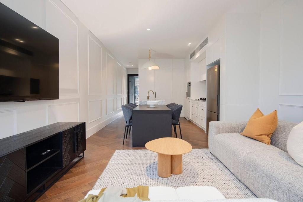 The Cloudscape - Cosy, Modern, and Chic Designer Pad photo 2