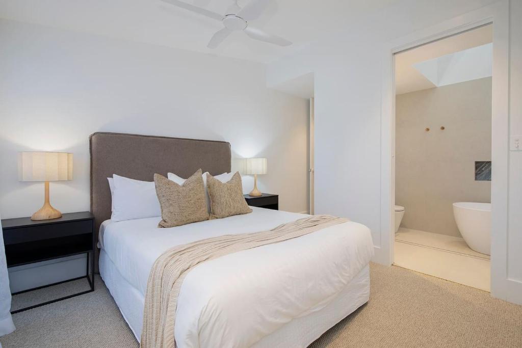 The Cloudscape - Cosy, Modern, and Chic Designer Pad photo 3