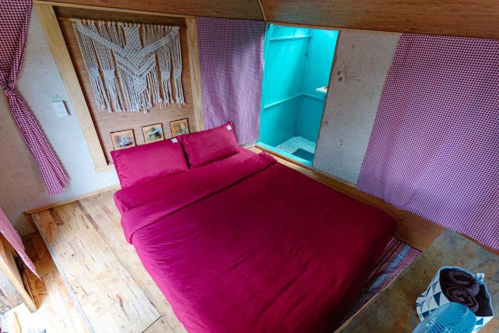 HOÀNG GIA TRANG, THE RUSTIC GARDEN