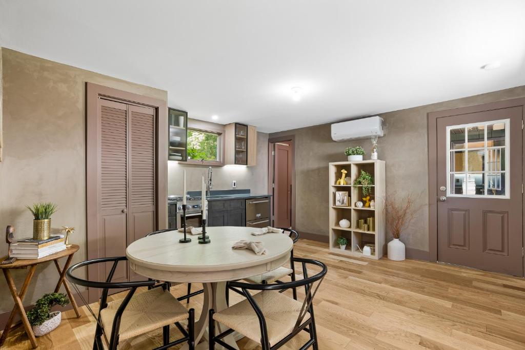 Bronze Suite image