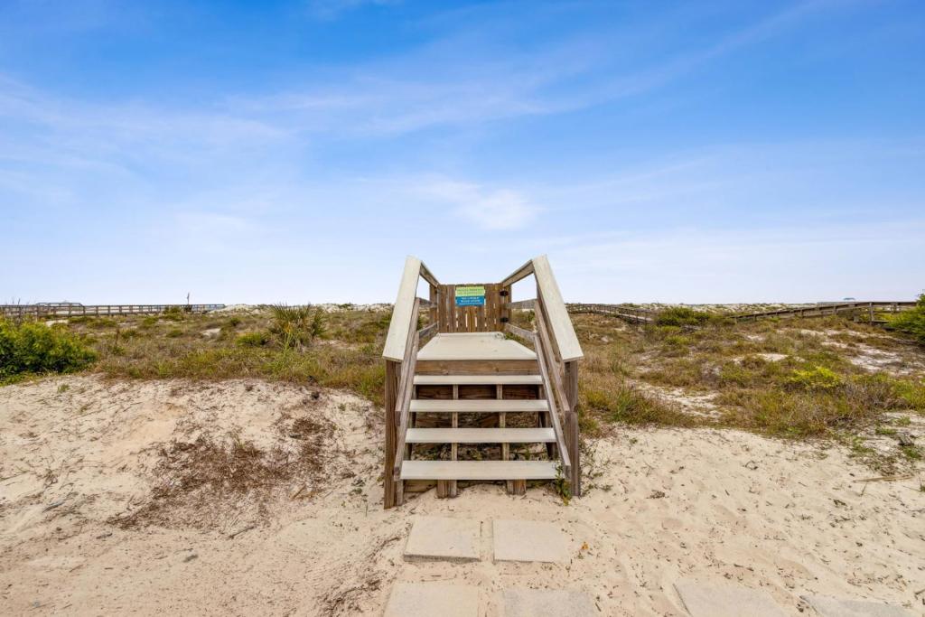 Ocean Lookout 1 - Heated Pool, Beachfront Deck, Stunning Ocean Views - Tap to explore photos