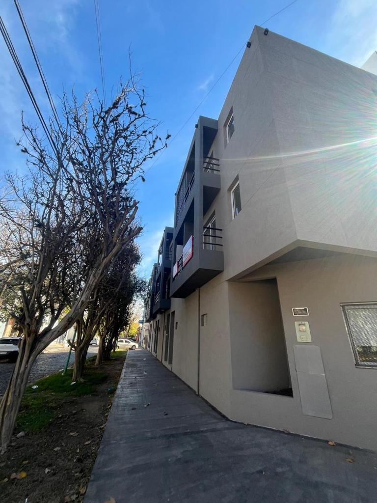 NUEVO DPTO BANFIELD Centrico COMODO Impecable photo 3
