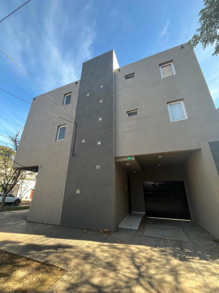 NUEVO DPTO BANFIELD Centrico COMODO Impecable photo 1