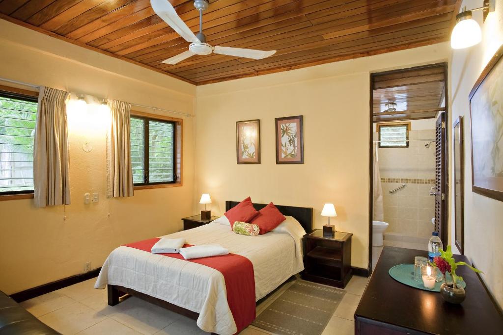 Hotel Jaguar Inn Tikal photo 2