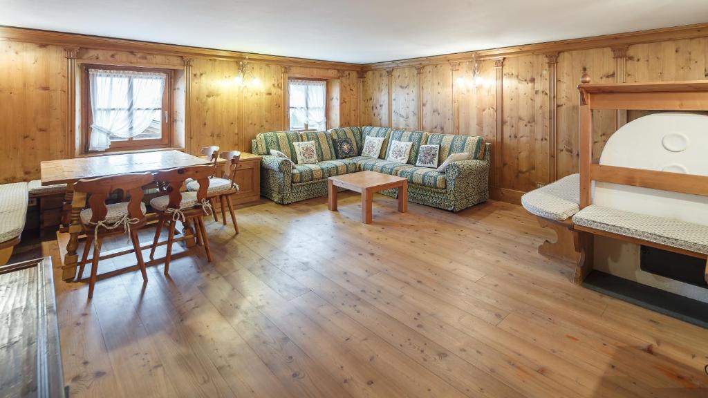 Villa Lacedel - Stayincortina photo 1