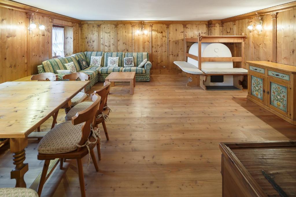 Villa Lacedel - Stayincortina photo 3