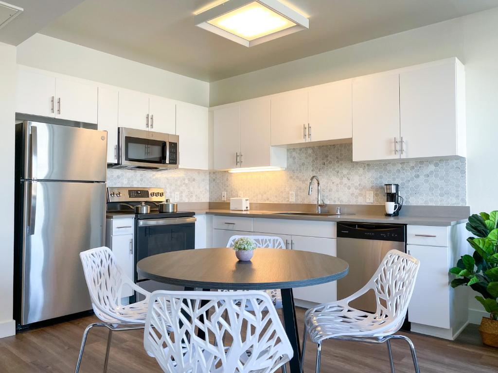 Monthier Suite Downtown Los Angeles image
