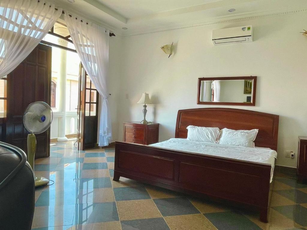 Villa 4F LLQ Vũng Tàu - Tina