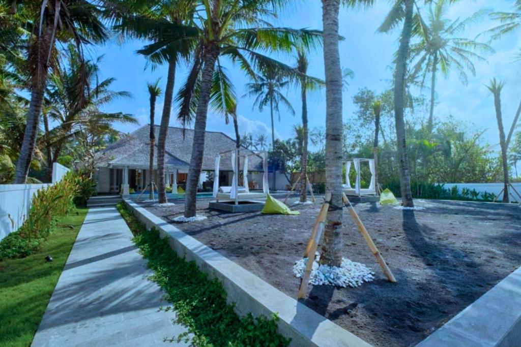 Dewangga 5 BR beachfront Villa JU25 photo 3